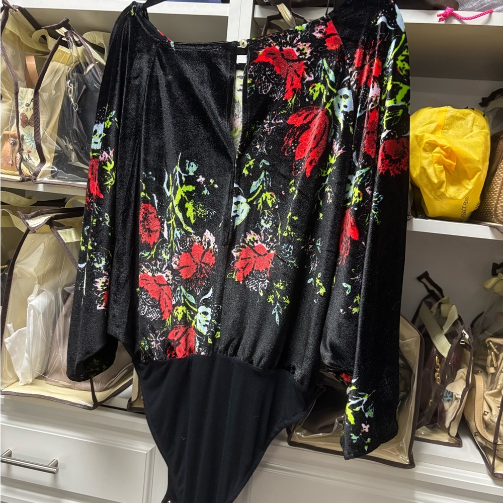 Free People Floral Velvet Bodysuit size medium - Picture 3 of 4